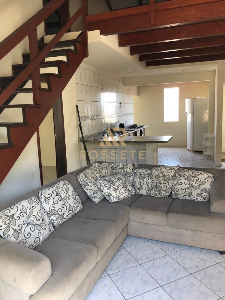 Sobrado muito bem localizado