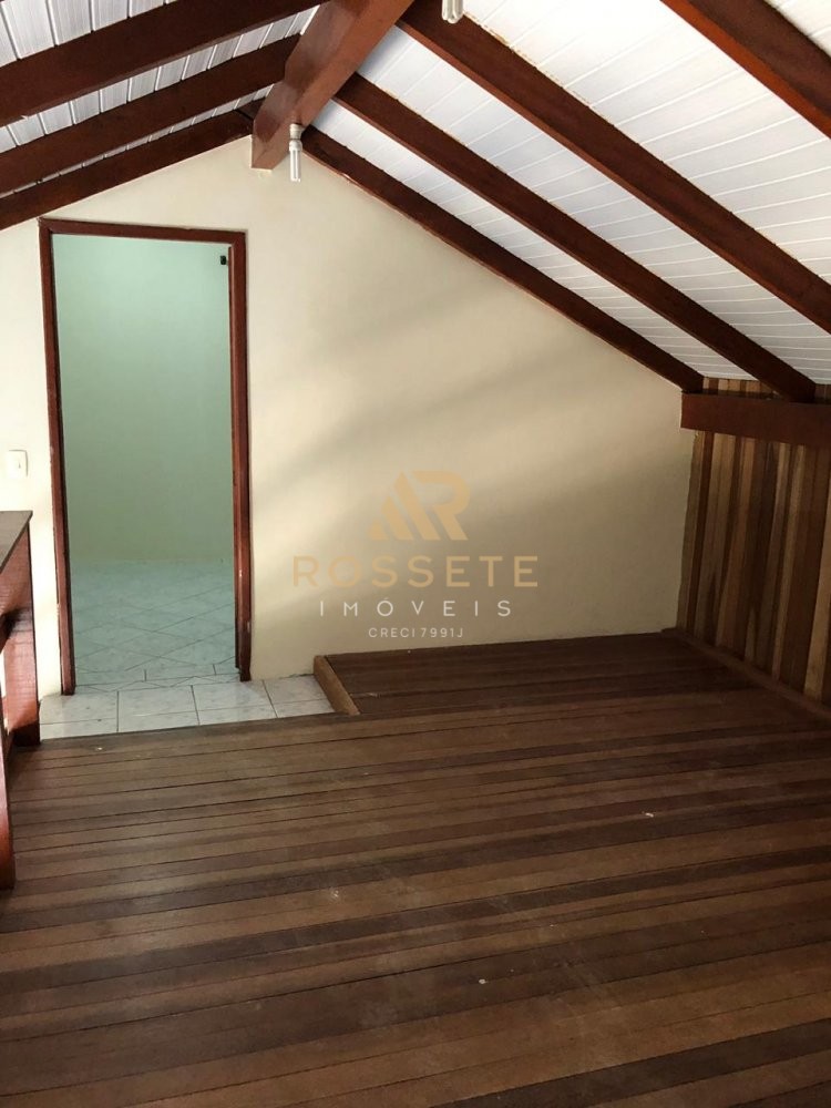 Sobrado muito bem localizado