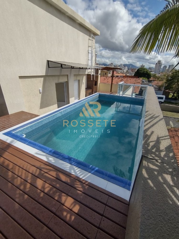 Lindo sobrado triplex com Rooftop