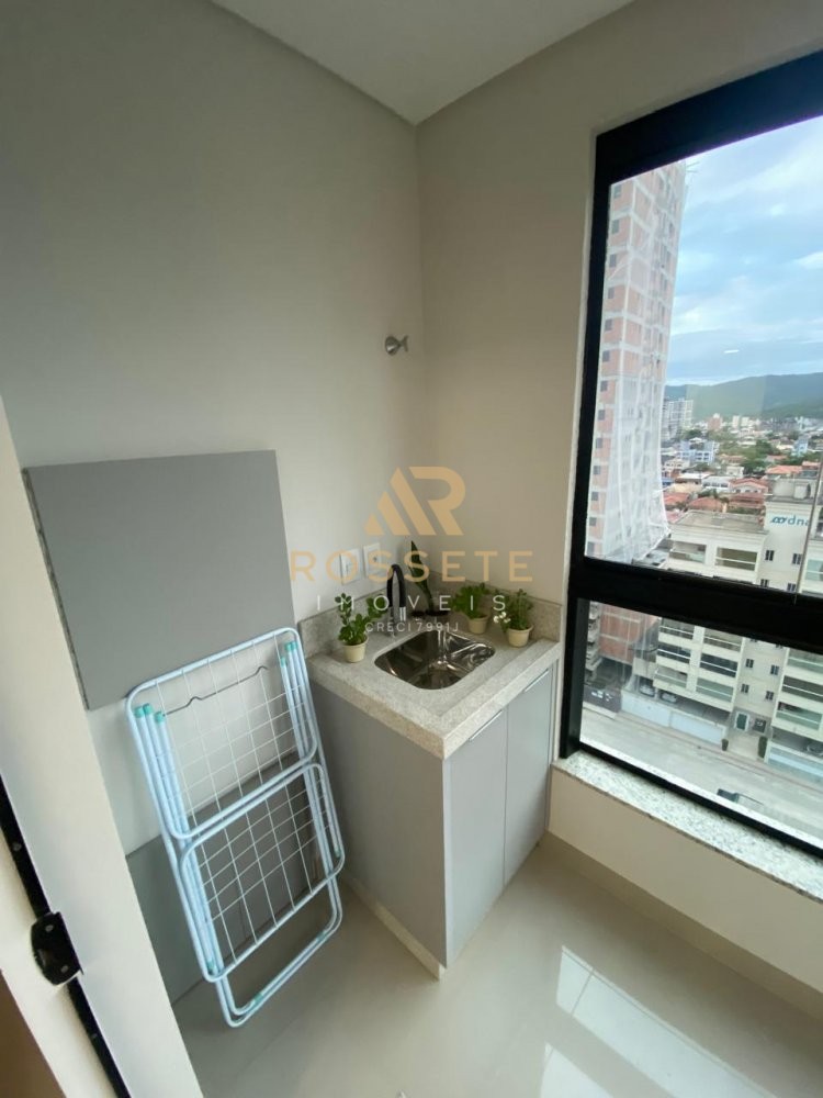 APARTAMENTO COM TIMA LOCALIZAO E MBILIADO 