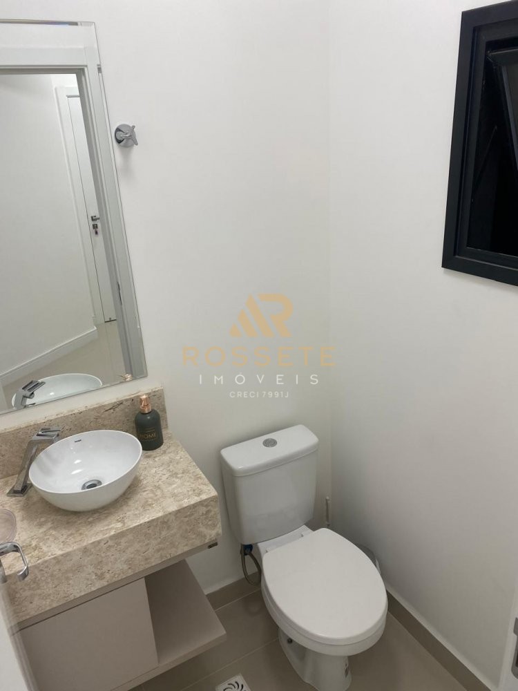 APARTAMENTO COM TIMA LOCALIZAO E MBILIADO 